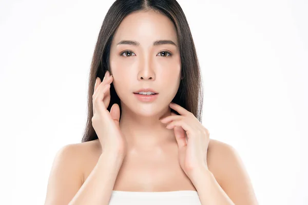年轻美丽的亚洲女人，皮肤清澈, — 图库照片
