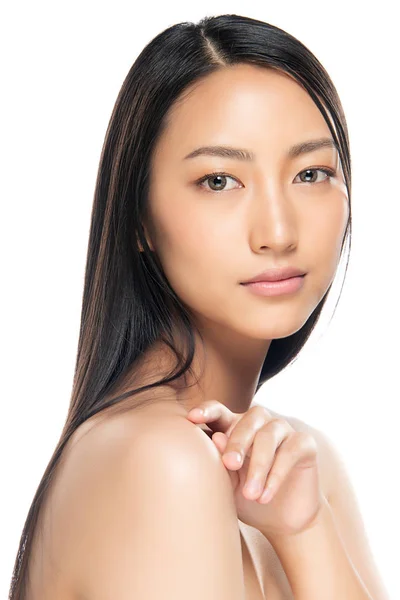 Piękna młoda Azjatka z czystą, świeżą skórą, — Zdjęcie stockowe