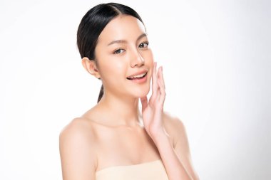 Temiz ciltli güzel Asyalı bir kadın.,