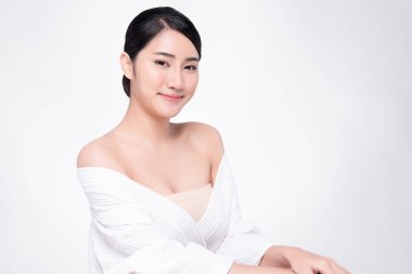 Temiz ciltli güzel Asyalı bir kadın.,