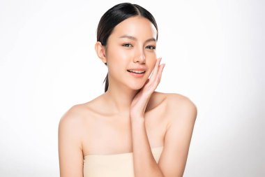 Temiz ciltli güzel Asyalı bir kadın.,