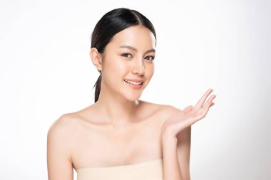 Temiz ciltli güzel Asyalı bir kadın.,