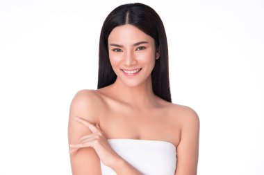 Temiz ciltli güzel Asyalı bir kadın.,