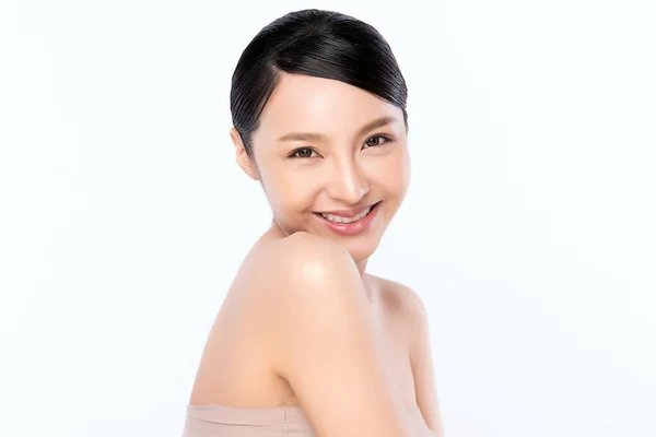 美容女の顔の肖像画 きれいな新鮮な健康的な肌を持つ美しい若いアジアの女性 顔の治療 白い背景に隔離された美容 — ストック写真