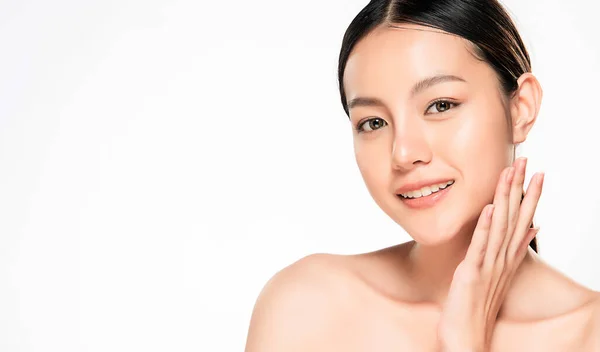 Närbild Vacker Ung Asiatisk Kvinna Röra Hennes Rena Ansikte Med — Stockfoto