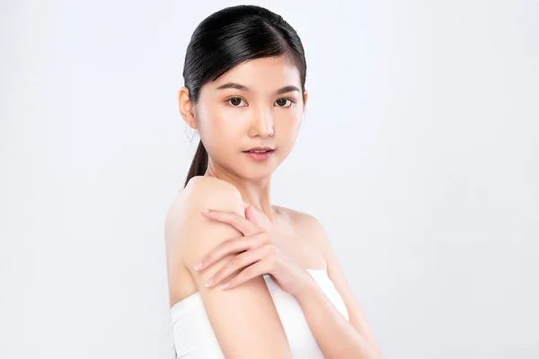 Vista Lateral Hermosa Mujer Asiática Joven Tocando Cuerpo Con Piel — Foto de Stock