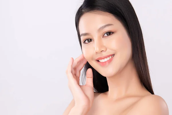 Close Hermosa Mujer Asiática Joven Con Piel Limpia Fresca Sobre — Foto de Stock