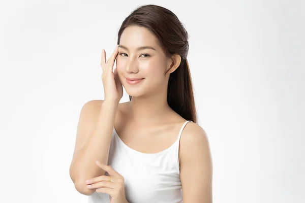 Beautiful Young Asian Woman Clean Fresh Skin White Background Face — 스톡 사진