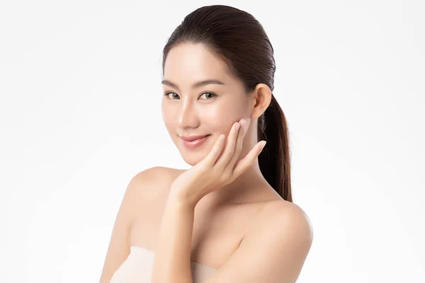 Beautiful Young Asian Woman Clean Fresh Skin White Background Face — 스톡 사진