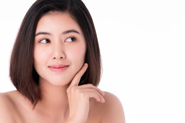 Temiz ciltli güzel Asyalı kadın, beyaz arkaplan, yüz bakımı, yüz bakımı, kozmetoloji, güzellik ve kaplıca, Asyalı kadın portresi