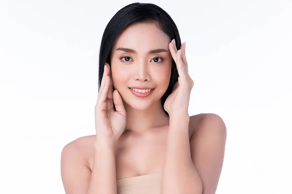 Beautiful Young Asian Woman Clean Fresh Skin White Background Face — 스톡 사진