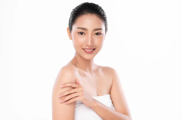 Beautiful Young Asian Woman Clean Fresh Skin White Background Face — 스톡 사진