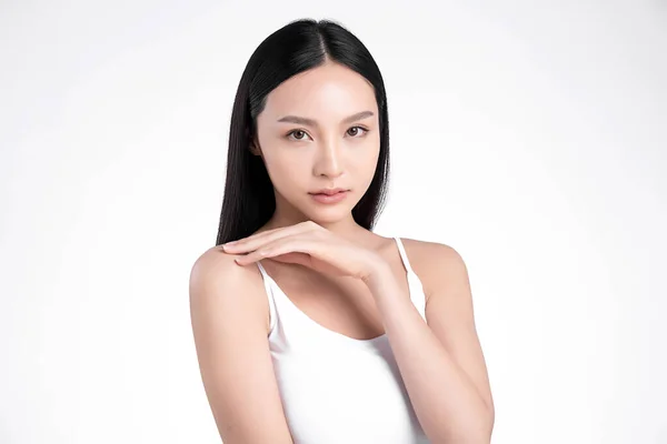 Beautiful Young Asian Woman Clean Fresh Skin White Background Face — 스톡 사진