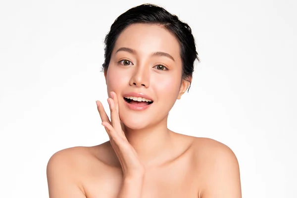 Beautiful Young Asian Woman Clean Fresh Skin White Background Face — 스톡 사진