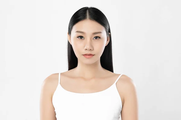 Gyönyörű Fiatal Ázsiai Tiszta Friss Bőr Fehér Háttér Arcápolás Arckezelés — Stock Fotó