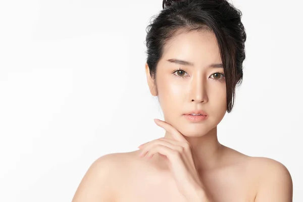 Beautiful Young Asian Woman Clean Fresh Skin White Background Face — Stock Photo, Image