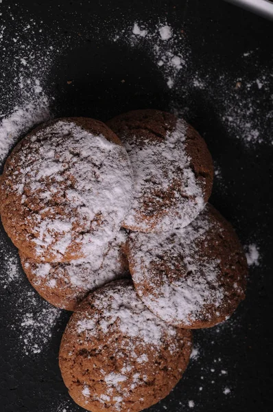 Kue Oatmeal Meja Hitam Dalam Gula Castor — Stok Foto