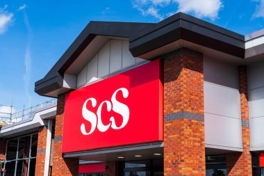 Cannock, Staffordshire, İngiltere 9 Eylül 2025 SCS ön tabelaları, İngiltere 'de bir ev eşyaları perakendecisi.