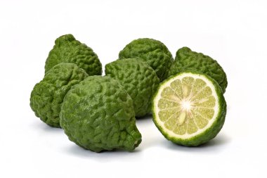 Güney Afrika'da bir kabile limonu, bergamot meyve beyaz arka plan üzerinde