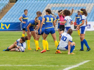 Dnipro, Ukrayna - 23 Haziran 2018: Rugby Europe kadınlar yedili Kupası 2018. Ukrayna ve İsrail takımları
