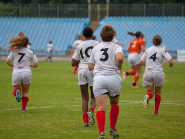 Dnipro, Ukrayna - 23 Haziran 2018: Rugby Europe kadınlar yedili Kupası 2018. Hollanda ve İsviçre takımları