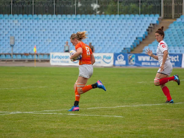 Dnipro, Ukrayna - 23 Haziran 2018: Rugby Europe kadınlar yedili Kupası 2018. Hollanda ve İsviçre takımları
