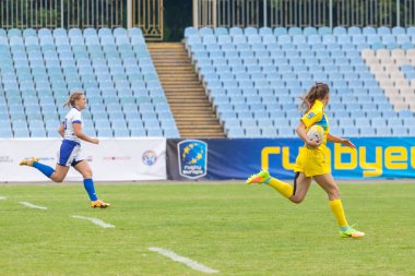 Dnipro, Ukrayna - 23 Haziran 2018: Rugby Europe kadınlar yedili Kupası 2018. Romanya ve İsrail takımları