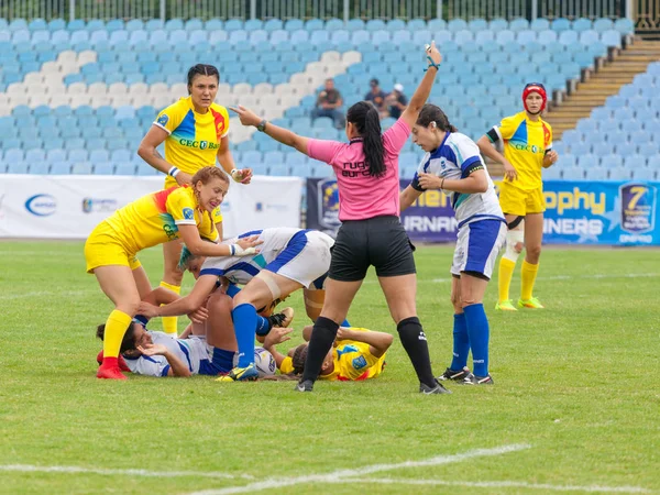 Dnipro, Ukrayna - 23 Haziran 2018: Rugby Europe kadınlar yedili Kupası 2018. Romanya ve İsrail takımları