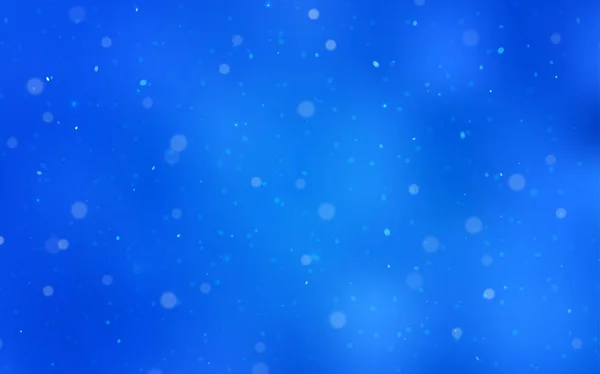 浅蓝色矢量布局与明亮的雪花 雪在模糊的抽象背景与梯度 该模式可用于新年广告 小册子 — 图库矢量图片
