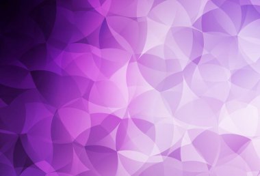 Açık Mor, pembe vektör eğimli üçgen şablonu. Üçgenlerden oluşan parlayan çokgen çizimler. Pankartın için tamamen yeni bir şablon.