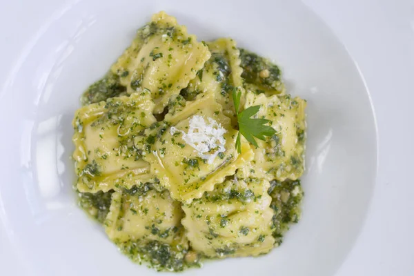 Raviolis Italiens Farcis Fromage Ricotta Pesto Images De Stock Libres De Droits