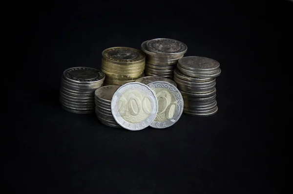 Monedas Sobre Fondo Oscuro Monedas Kazajstán Tenge Sobre Fondo Oscuro — Foto de Stock