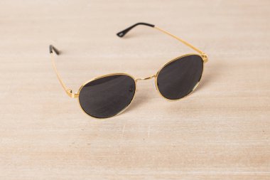Tablo arka plan, stüdyo çekim üzerinde trendy güneş gözlüğü