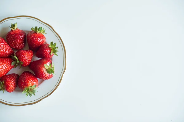 Erdbeeren Auf Hellem Hintergrund — Stockfoto