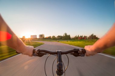 Bisikletçileri gözlerinden görüntülemek.