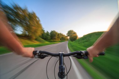 Bisikletçileri gözlerinden görüntülemek.