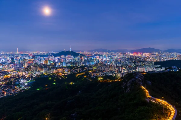 Widok z lotu ptaka na Seoul City w nocy, Korea Południowa. — Zdjęcie stockowe