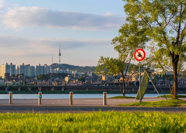 Sunset at Han river in Seoul City,South Korea. — Stock Photo, Image