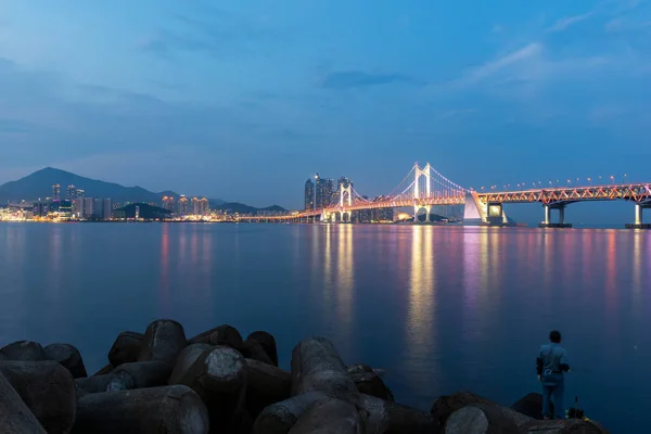 Ponte Gwangan e Haeundae em Busan City, Coreia do Sul . — Fotografia de Stock