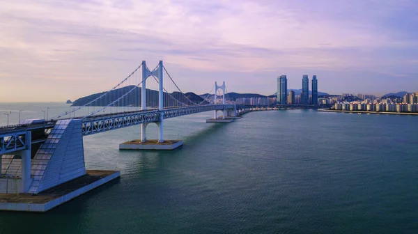 Flygvy över Gwangan Bridge i Busan City, Sydkorea — Stockfoto