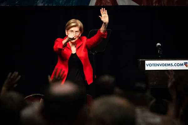 Reno Junio 2018 Elizabeth Warren Saludando Señalando Convención Demócrata Del — Foto de Stock