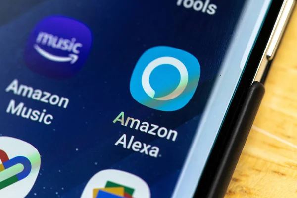 Reno, Nv - 16 Ocak 2019: Amazon Alexa Android Uygulaması Galaxy Screen'de. Amazon Alexa Bir Sanal Yardımcısı Ai olduğunu.