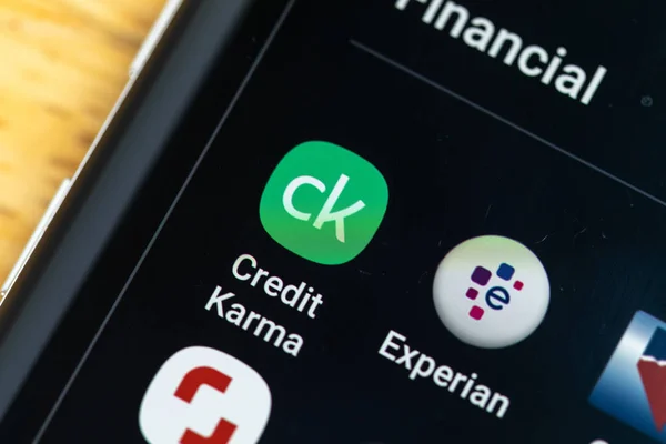 Reno, Nv - 16 Ocak 2019: Kredi Karma Android App Galaxy ekran. Kredi Karma kredi puanı kontrol etmek için kullanılır.
