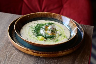 Somon ve sebzeli çorba.