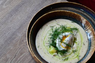 Somon ve sebzeli krema çorbası