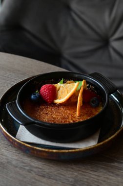 Lezzetli ve besleyici bir tatlı tatlı, tatlı bir tatlı