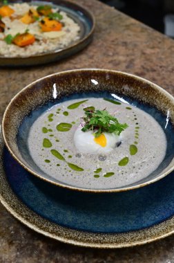 Kasede lezzetli bir çorba.