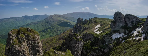 Babin zub - Stara planina, Sırbistan. Babin zub Stara Planina Dağı massif Güneydoğu Sırbistan'ın bir tepedir.