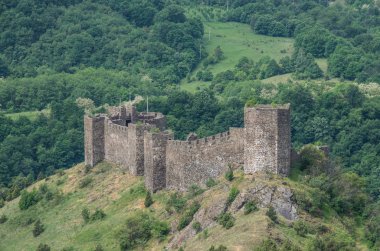 Ortaçağ Kalesi Maglic üzerinde dağ cliff, Sırbistan