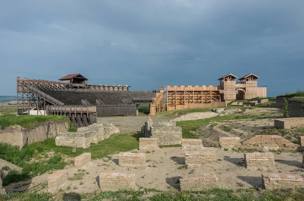Viminacium Roma şehir Kostolac, Sırbistan'ın yeniden yapılanma Roman amphitheater.